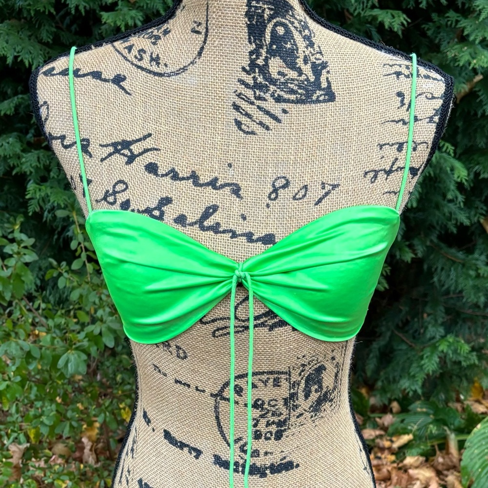 NWOT Gary Wood Cropped Bra Top / Green / Size small